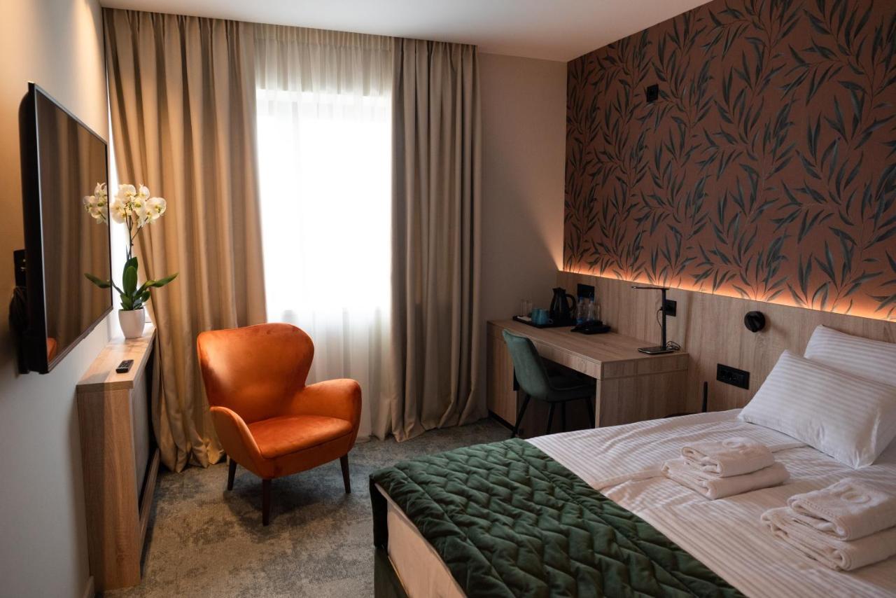 Hotel Gracian Σρέμσκα Μιτρόβιτσα Εξωτερικό φωτογραφία