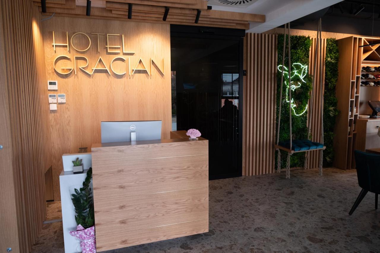 Hotel Gracian Σρέμσκα Μιτρόβιτσα Εξωτερικό φωτογραφία