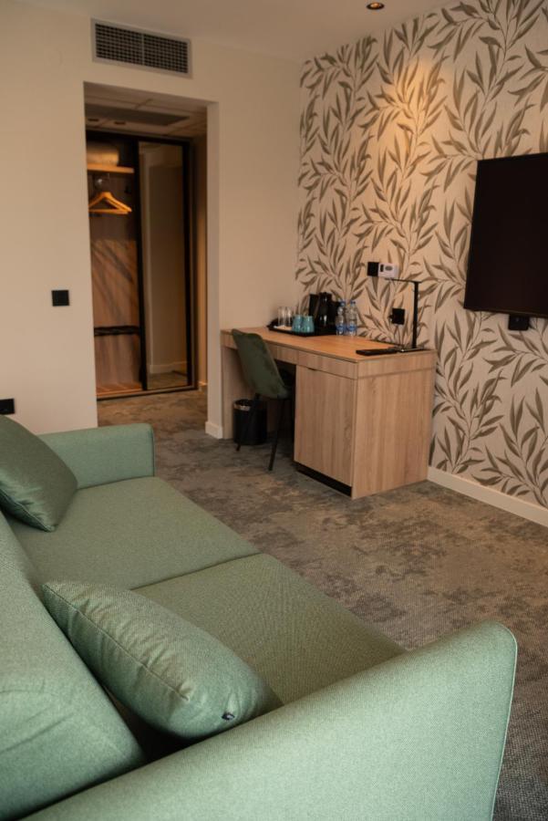 Hotel Gracian Σρέμσκα Μιτρόβιτσα Εξωτερικό φωτογραφία