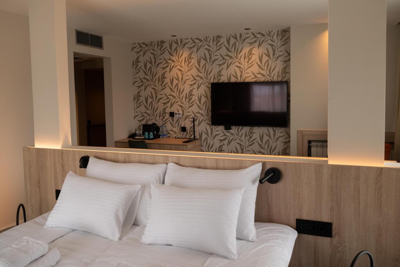 Hotel Gracian Σρέμσκα Μιτρόβιτσα Εξωτερικό φωτογραφία