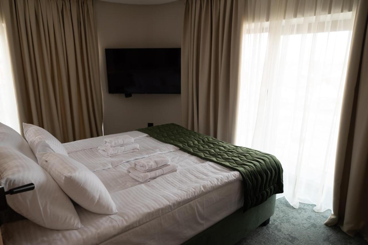 Hotel Gracian Σρέμσκα Μιτρόβιτσα Εξωτερικό φωτογραφία