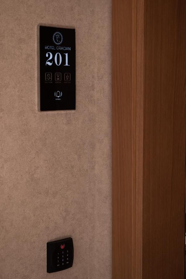 Hotel Gracian Σρέμσκα Μιτρόβιτσα Εξωτερικό φωτογραφία