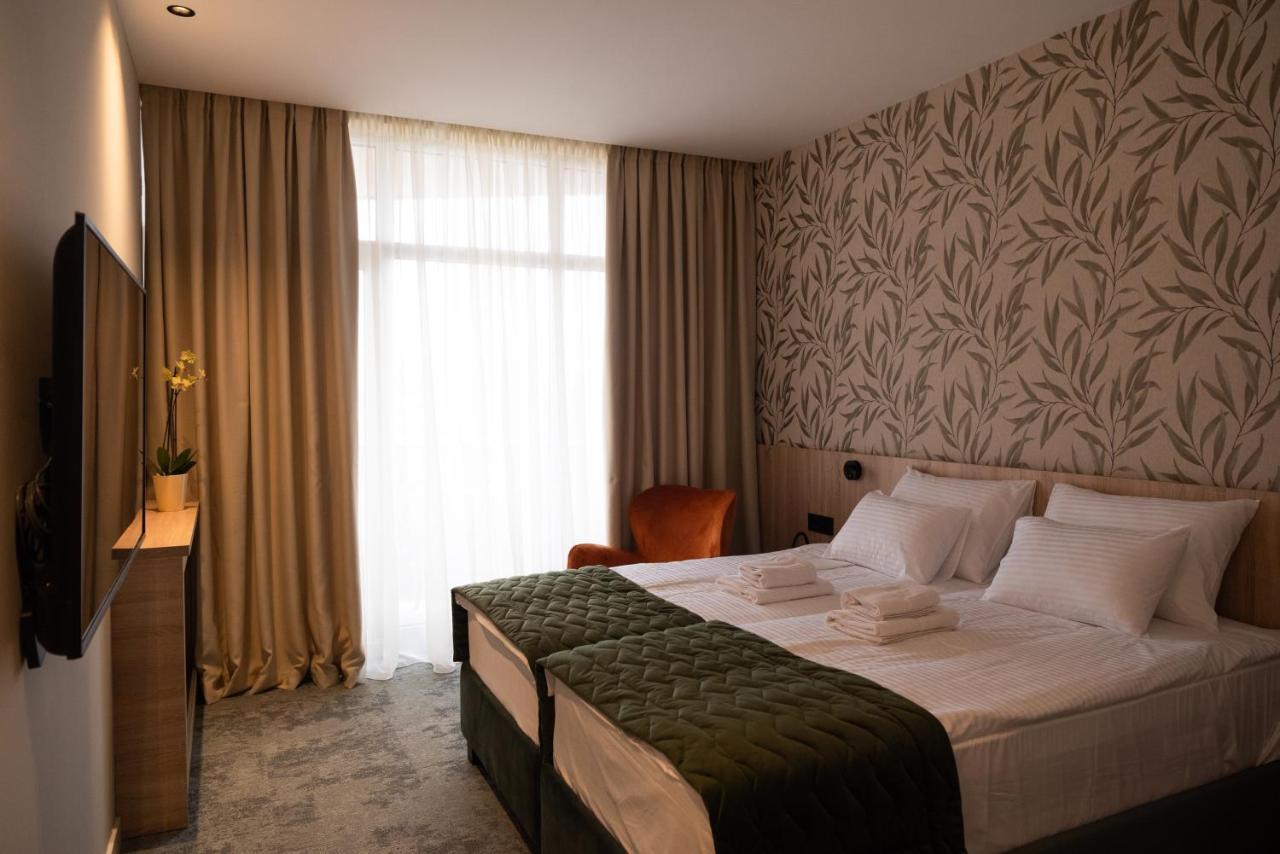 Hotel Gracian Σρέμσκα Μιτρόβιτσα Εξωτερικό φωτογραφία